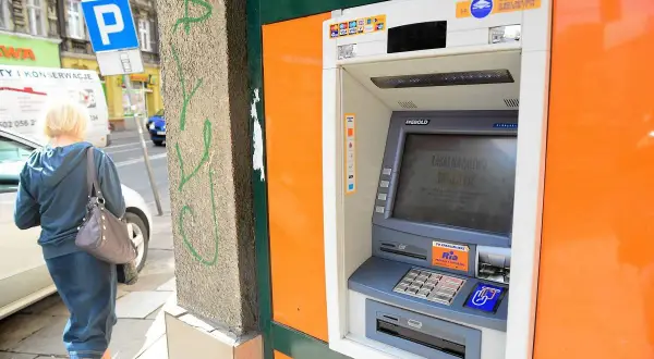 mBank wpłatomat: Limity, opłaty, awarie wszystko, co musisz wiedzieć