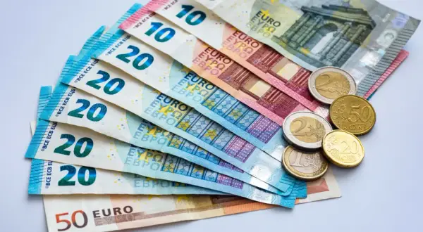 Euro w Bułgarii 2026: Jak płacić i nie przepłacić na wakacjach?