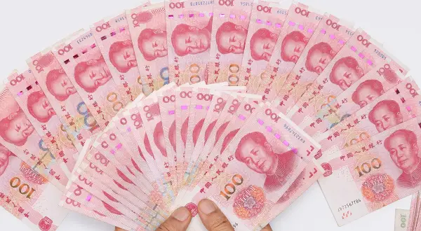 Chińska waluta: Renminbi czy Juan? Wszystko o płatnościach w Chinach